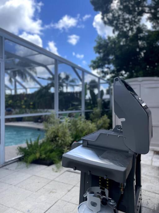 Entire Home, Heated Pool, Just 10 Min To Beach! Vero Beach Extérieur photo