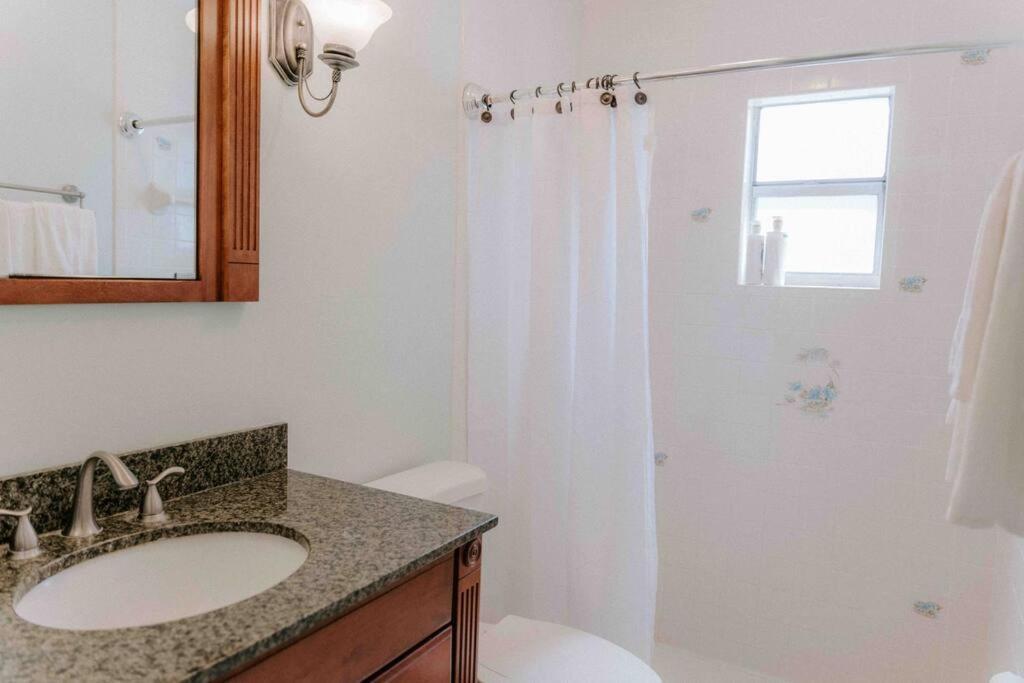 Entire Home, Heated Pool, Just 10 Min To Beach! Vero Beach Extérieur photo
